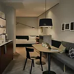 Melter & - A Neighborhood 4*