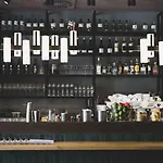 Melter & - A Neighborhood 4*
