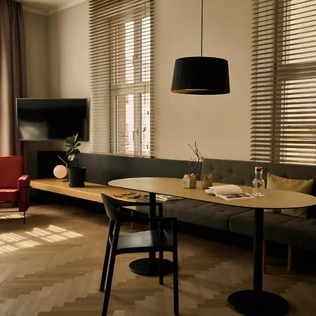 Melter & - A Neighborhood Hotel