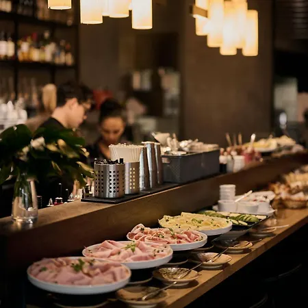 Melter & - A Neighborhood Hotel