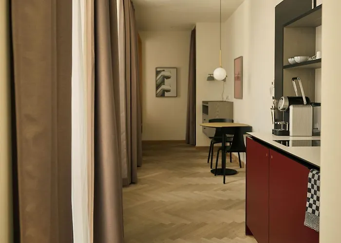 Melter & - A Neighborhood Norimberga