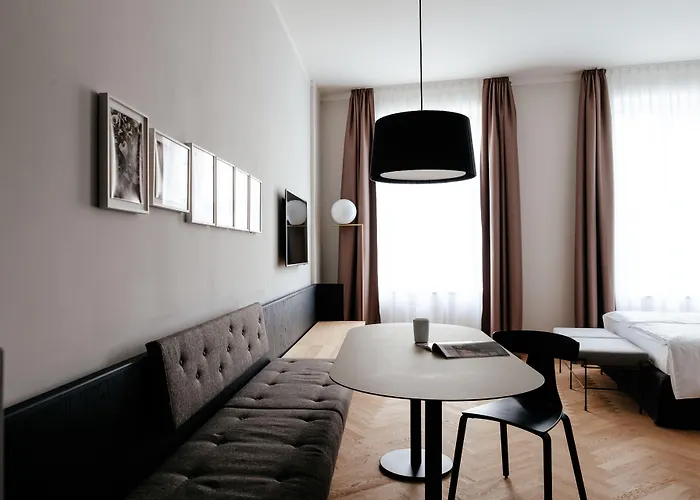 Melter & - A Neighborhood Norimberga