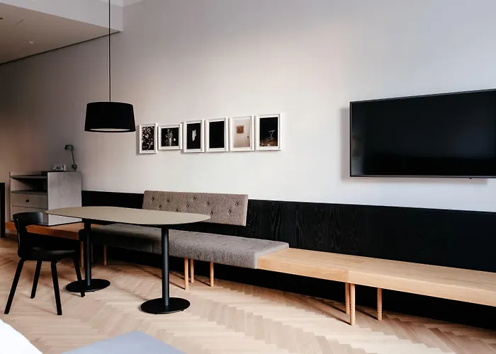 Melter & - A Neighborhood Hotel