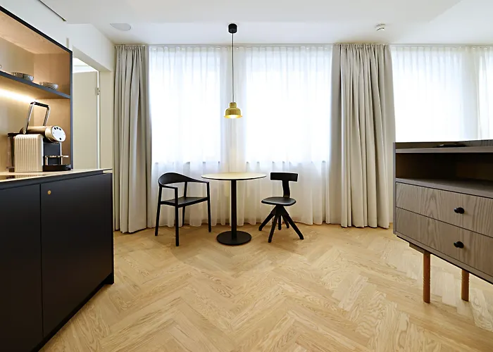 Melter & - A Neighborhood Norimberga